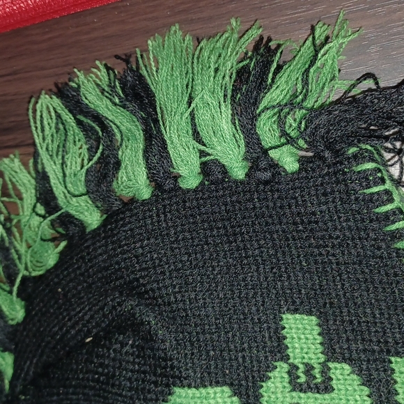 Bnwt Kids mohawk winter hat green and black - Picture 6 of 17